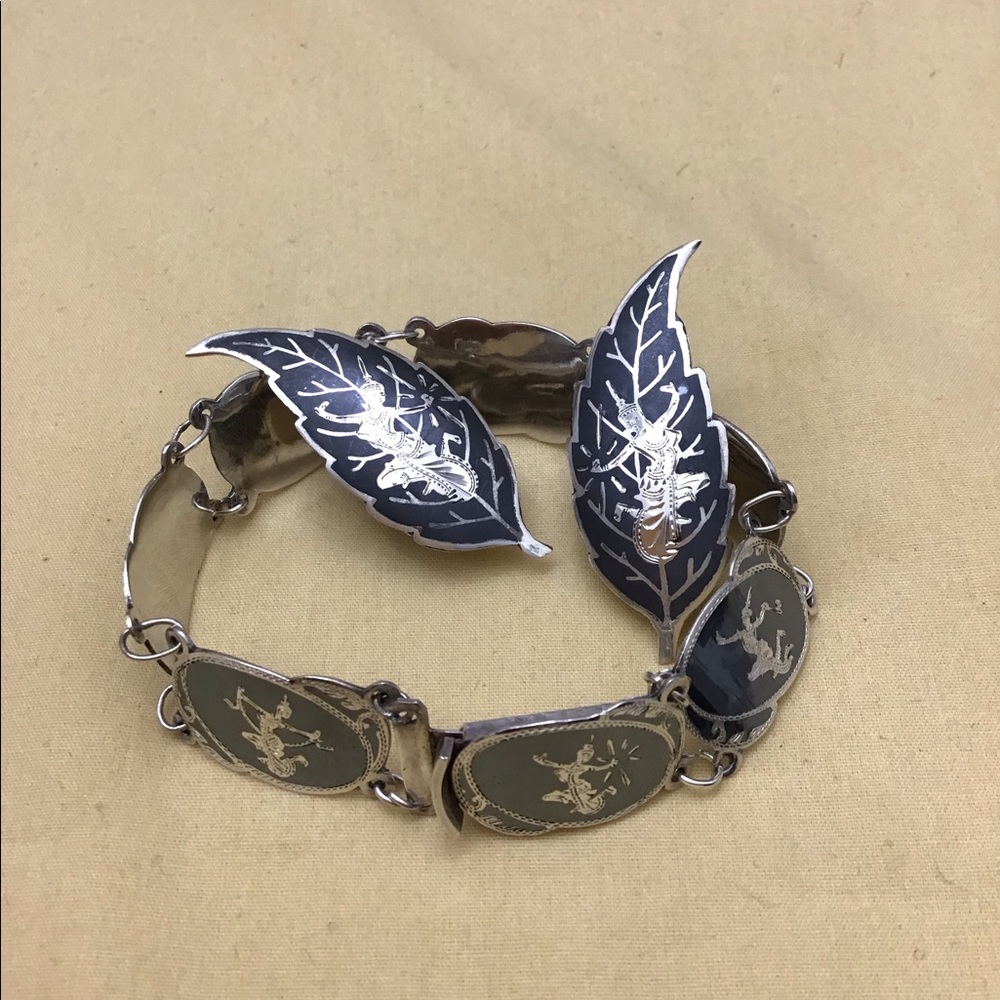 Siam sterling set